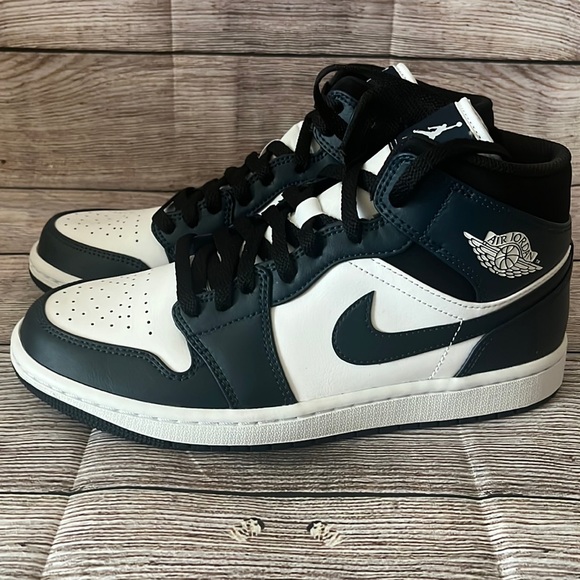 Air Jordan 1 Mid Armory Navy - Picture 3 of 10